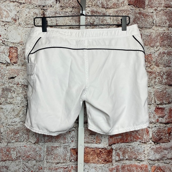 Hang Ten Women’s Y2K White Board Swim Surf Shorts w/ Black Trim Size 7 - Picture 5 of 5